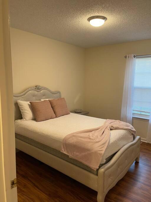 Pet- Friendly, & Close To Uptown 샬럿 외부 사진